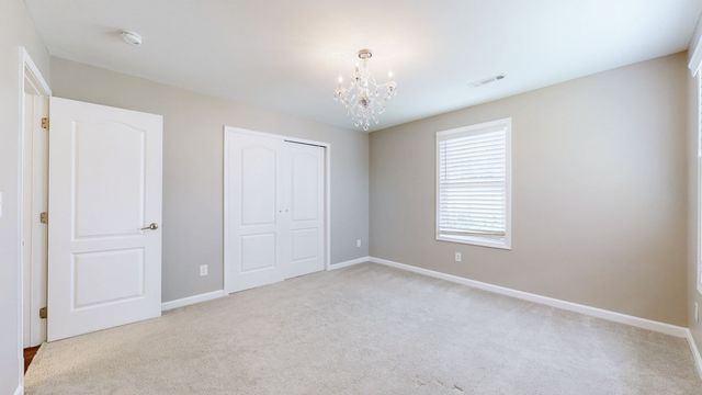 1909 Pointe Barton Dr, Lebanon, TN 37087