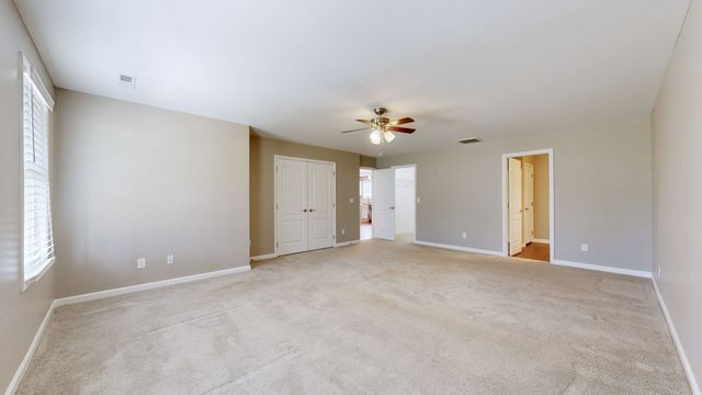 1909 Pointe Barton Dr, Lebanon, TN 37087