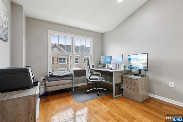 273 Roslyn Court, West New York, NJ 07093