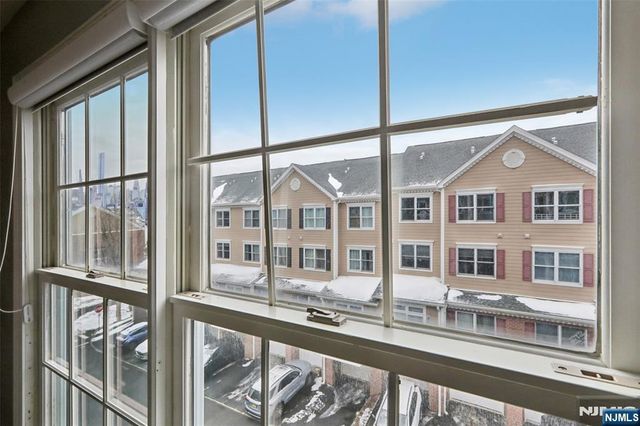 273 Roslyn Court, West New York, NJ 07093