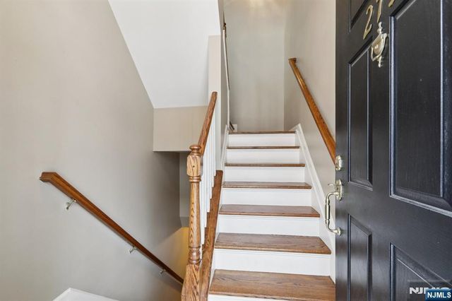 273 Roslyn Court, West New York, NJ 07093