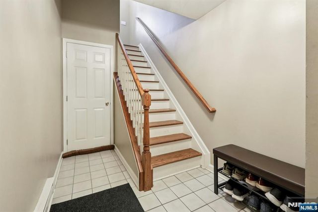 273 Roslyn Court, West New York, NJ 07093