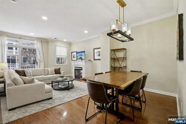 273 Roslyn Court, West New York, NJ 07093