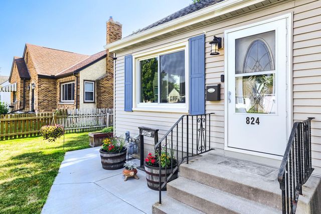 824 6th Avenue S, South Saint Paul, MN 55075
