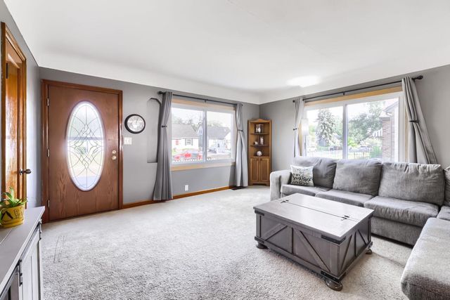 824 6th Avenue S, South Saint Paul, MN 55075