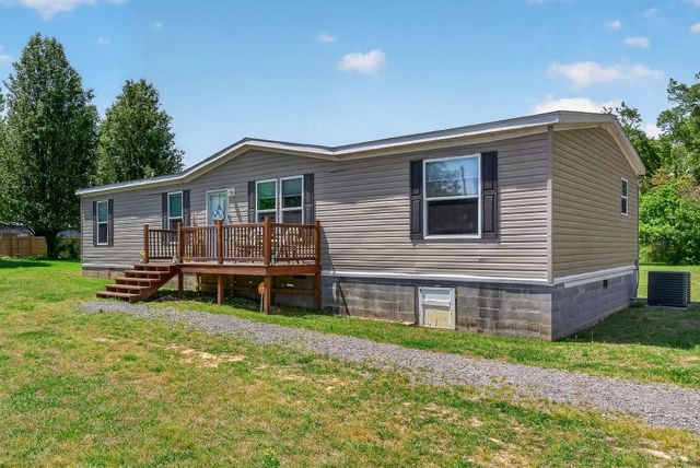 372 E Airport Dr, Mcminnville, TN 37110