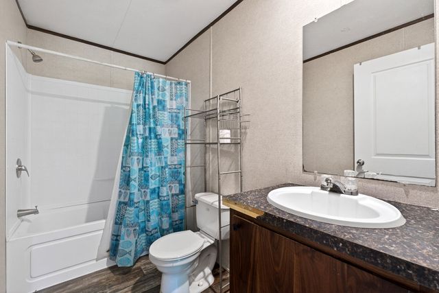 372 E Airport Dr, Mcminnville, TN 37110