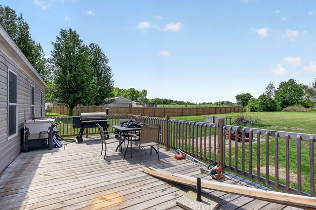 372 E Airport Dr, Mcminnville, TN 37110