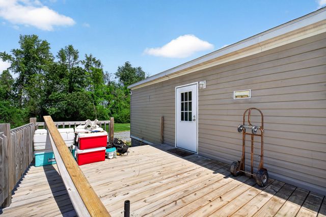 372 E Airport Dr, Mcminnville, TN 37110