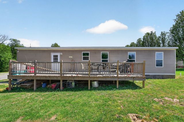 372 E Airport Dr, Mcminnville, TN 37110