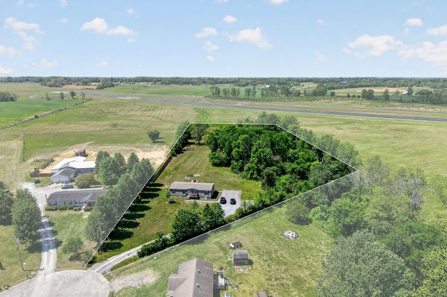372 E Airport Dr, Mcminnville, TN 37110