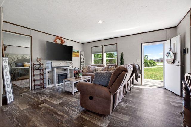 372 E Airport Dr, Mcminnville, TN 37110