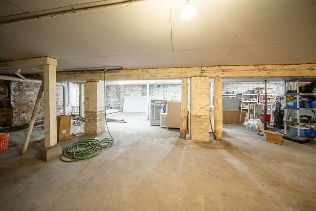 3530 W Armitage Avenue, Chicago, IL 60647