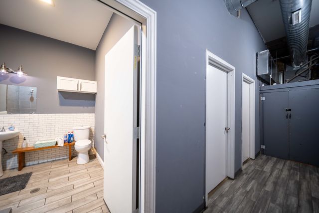 3530 W Armitage Avenue, Chicago, IL 60647