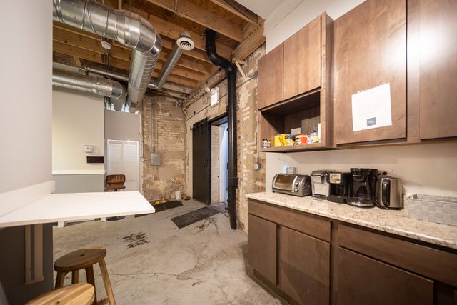 3530 W Armitage Avenue, Chicago, IL 60647