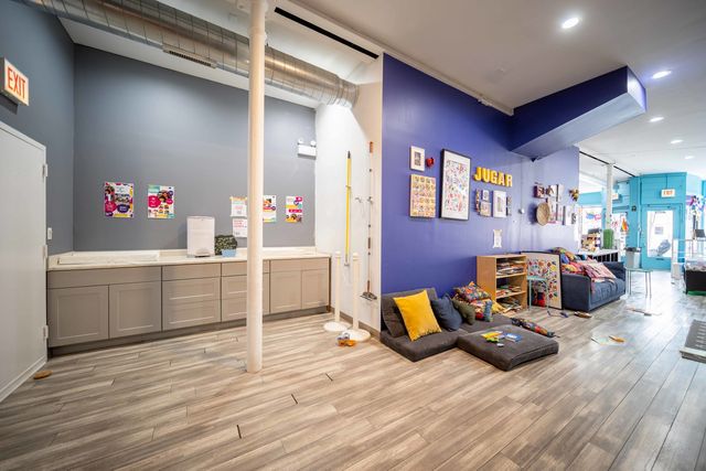 3530 W Armitage Avenue, Chicago, IL 60647