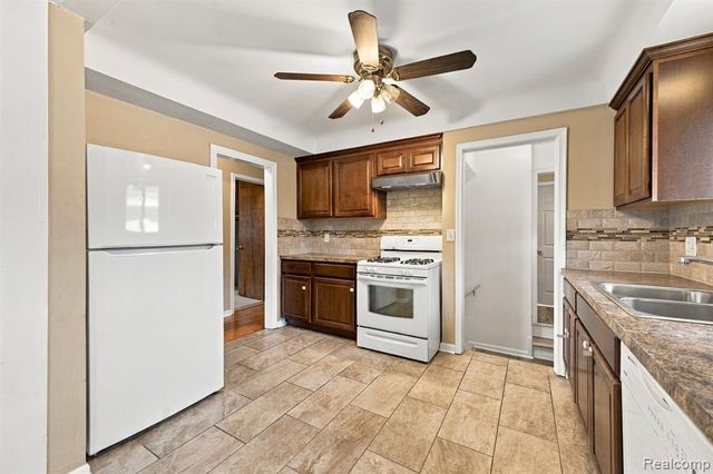 11147 Martin Road, Warren, MI 48093