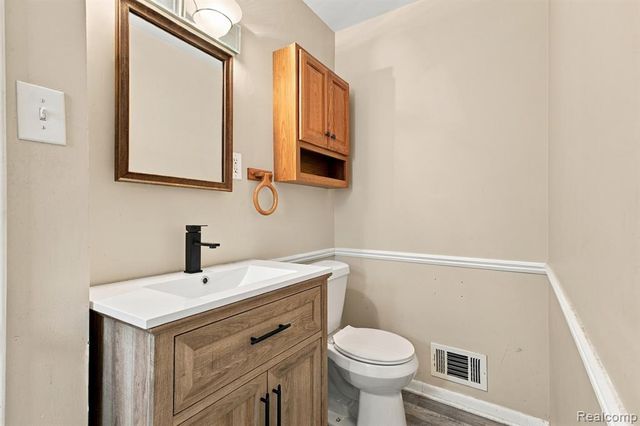 11147 Martin Road, Warren, MI 48093