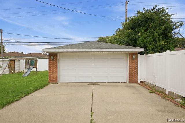 11147 Martin Road, Warren, MI 48093