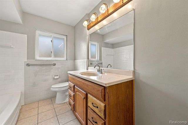 11147 Martin Road, Warren, MI 48093