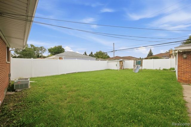 11147 Martin Road, Warren, MI 48093