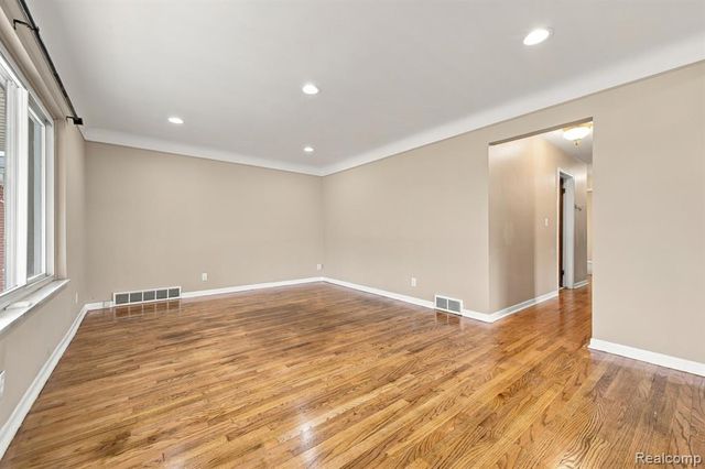11147 Martin Road, Warren, MI 48093