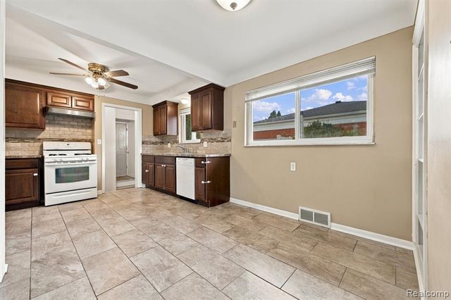 11147 Martin Road, Warren, MI 48093