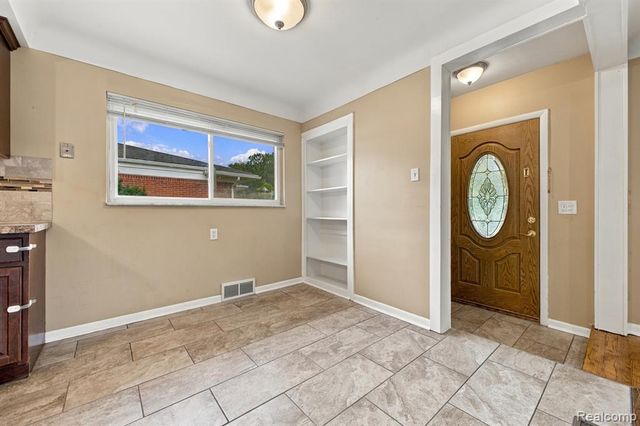 11147 Martin Road, Warren, MI 48093
