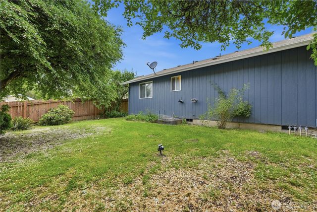 1908 Hawthorne Court, Woodland, WA 98674