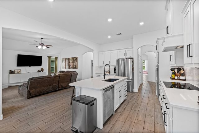 1068 Wildwood Drive, Joshua, TX 76058