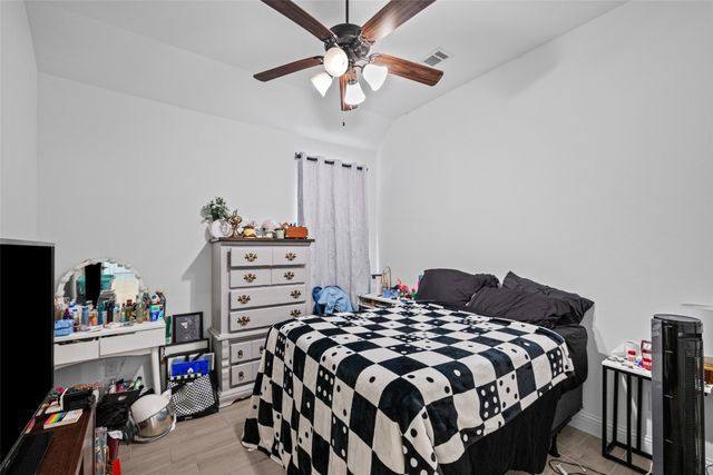 1068 Wildwood Drive, Joshua, TX 76058