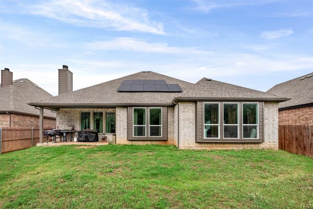 1068 Wildwood Drive, Joshua, TX 76058