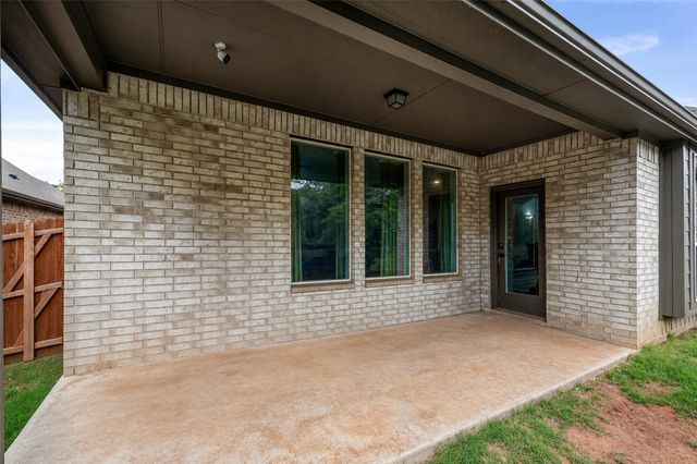 1068 Wildwood Drive, Joshua, TX 76058
