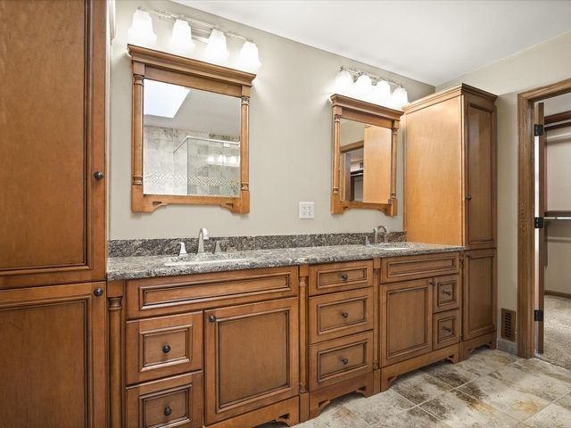 10230 Heatherridge Lane, Rockford, IL 61107