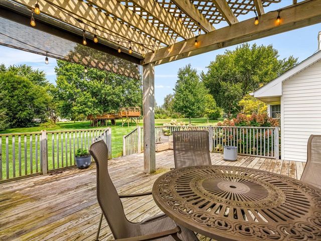 10230 Heatherridge Lane, Rockford, IL 61107