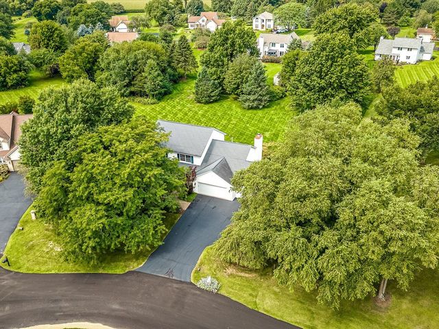 10230 Heatherridge Lane, Rockford, IL 61107