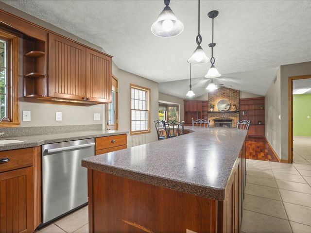 10230 Heatherridge Lane, Rockford, IL 61107