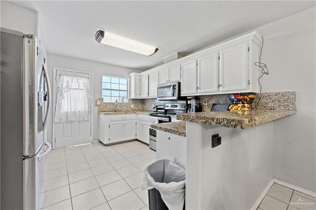 3101 E Camelia Avenue, Hidalgo, TX 78557