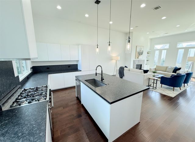 11112 Savannah Oaks Lane, Houston, TX 77043