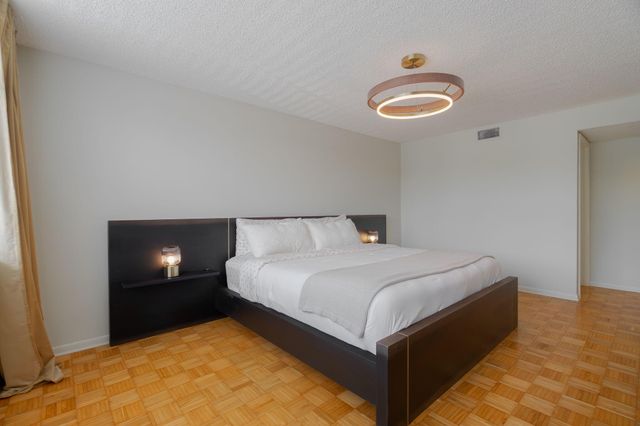 102 Half Moon Circle G2, Hypoluxo, FL 33462