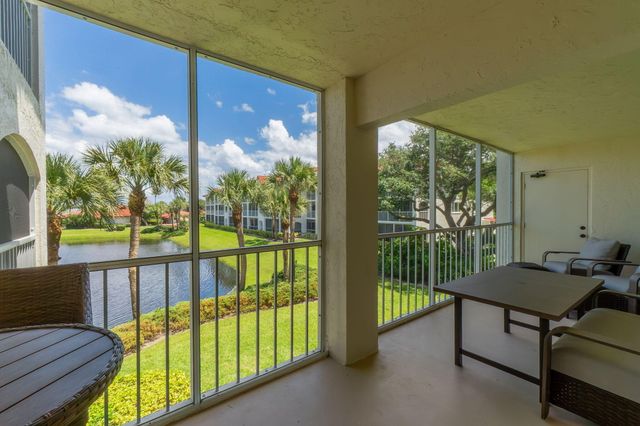 102 Half Moon Circle G2, Hypoluxo, FL 33462