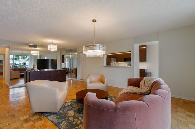 102 Half Moon Circle G2, Hypoluxo, FL 33462