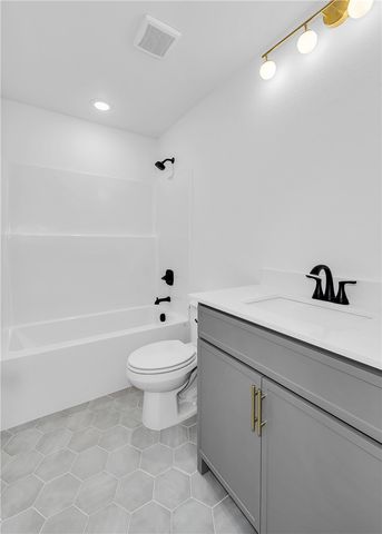 8 York Drive, Bella Vista, AR 72714