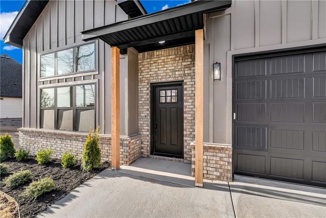 8 York Drive, Bella Vista, AR 72714