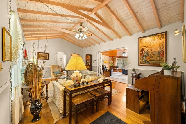 430 NE 52nd Ter, Miami, FL 33137