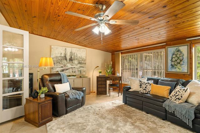 430 NE 52nd Ter, Miami, FL 33137