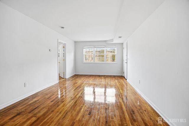 71 College Drive, Edison, NJ 08817