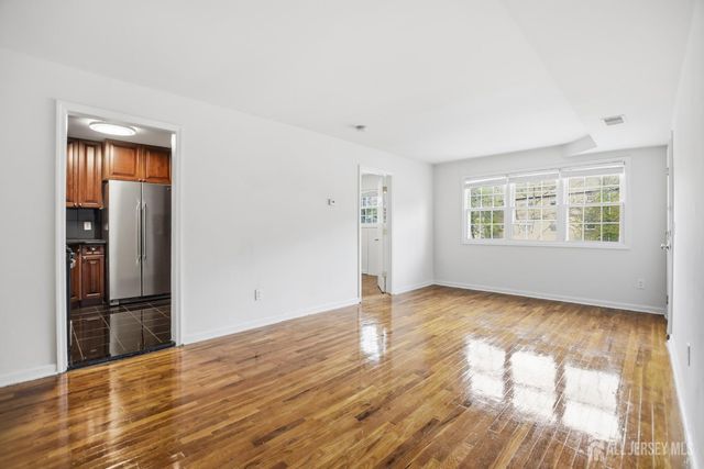 71 College Drive, Edison, NJ 08817