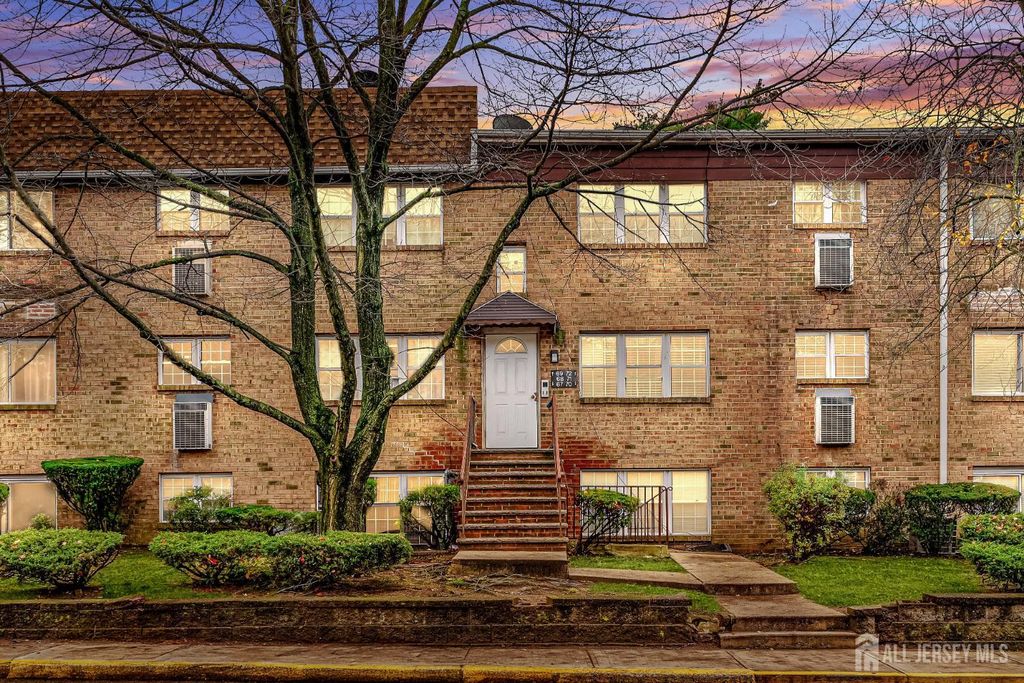 71 College Drive, Edison, NJ 08817