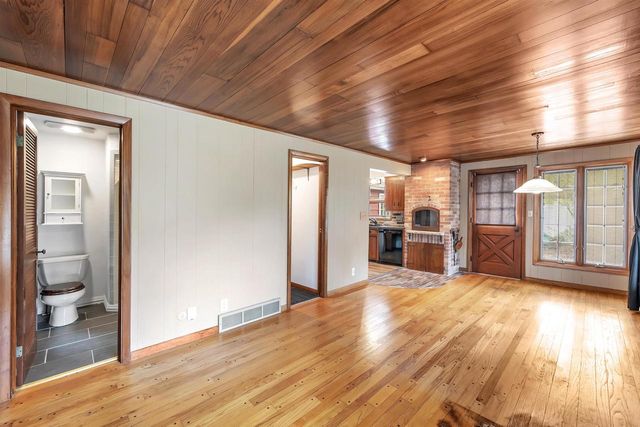 301 IROQUOIS AVENUE, Green Bay, WI 54301